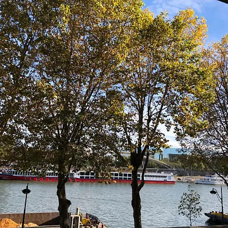 1 Bedroom With River Seine View Apartment *